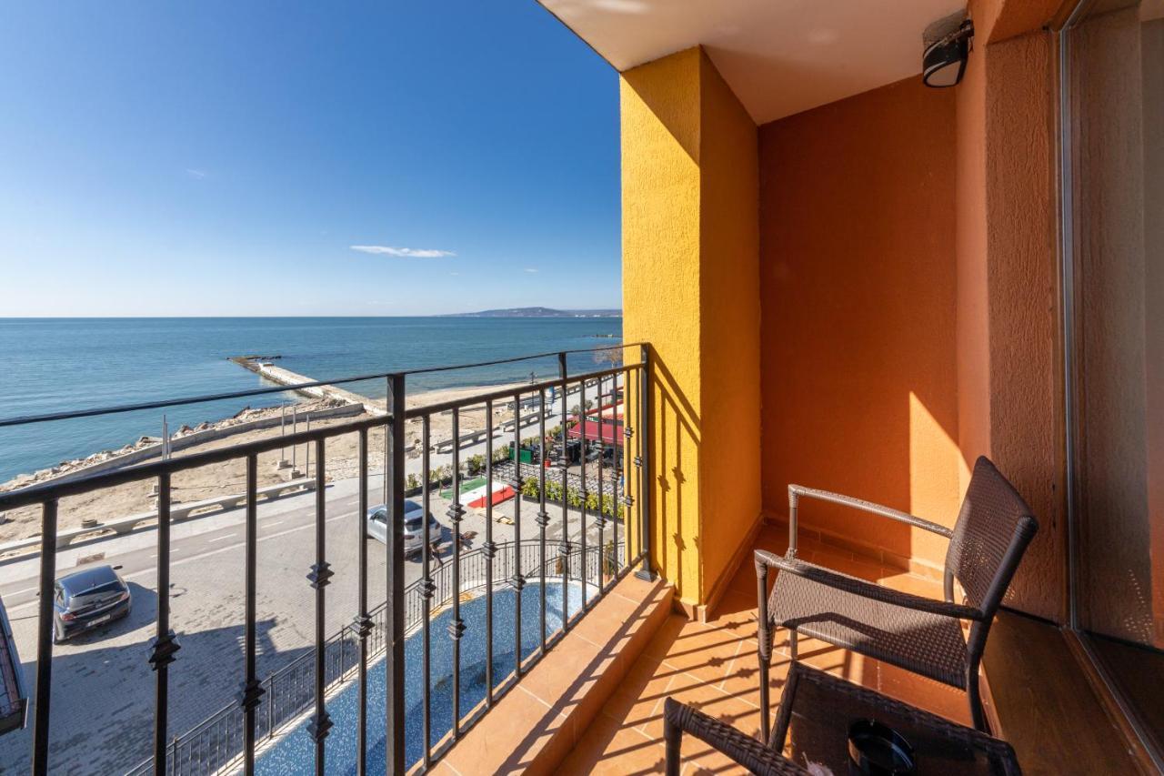 Supreme Beach Apartments Baltjik Exteriör bild