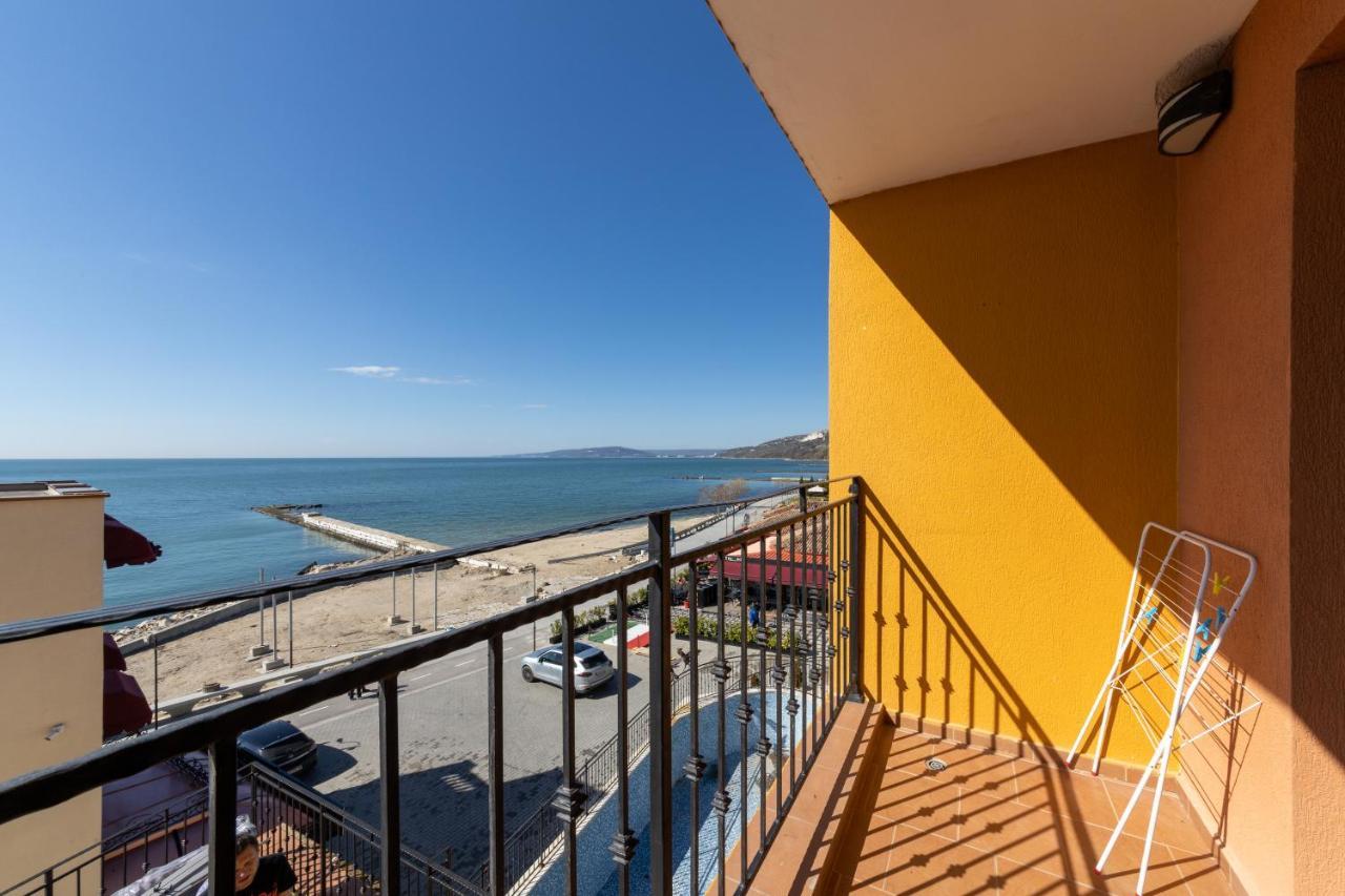 Supreme Beach Apartments Baltjik Exteriör bild