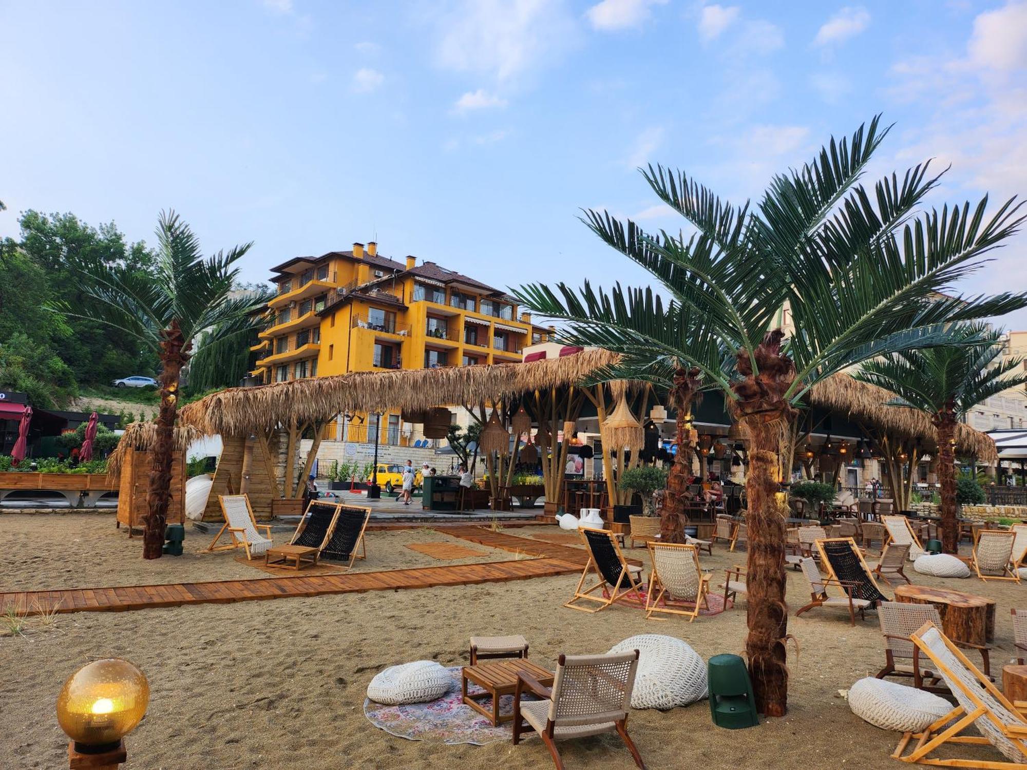 Supreme Beach Apartments Baltjik Exteriör bild